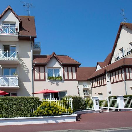 Appart Residence Proche Plage Avec Piscine Et Parking Couvert Prive Merville-Franceville-Plage Dış mekan fotoğraf
